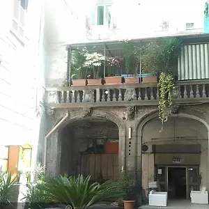 Ξενοδοχείο με διαμερίσματα O' Scartellato, Νάπολη