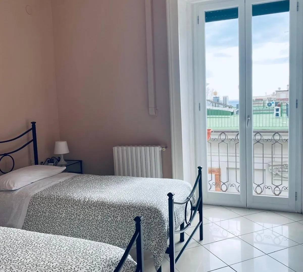 Noviello Apartments Via Dei Mille Napels Italië